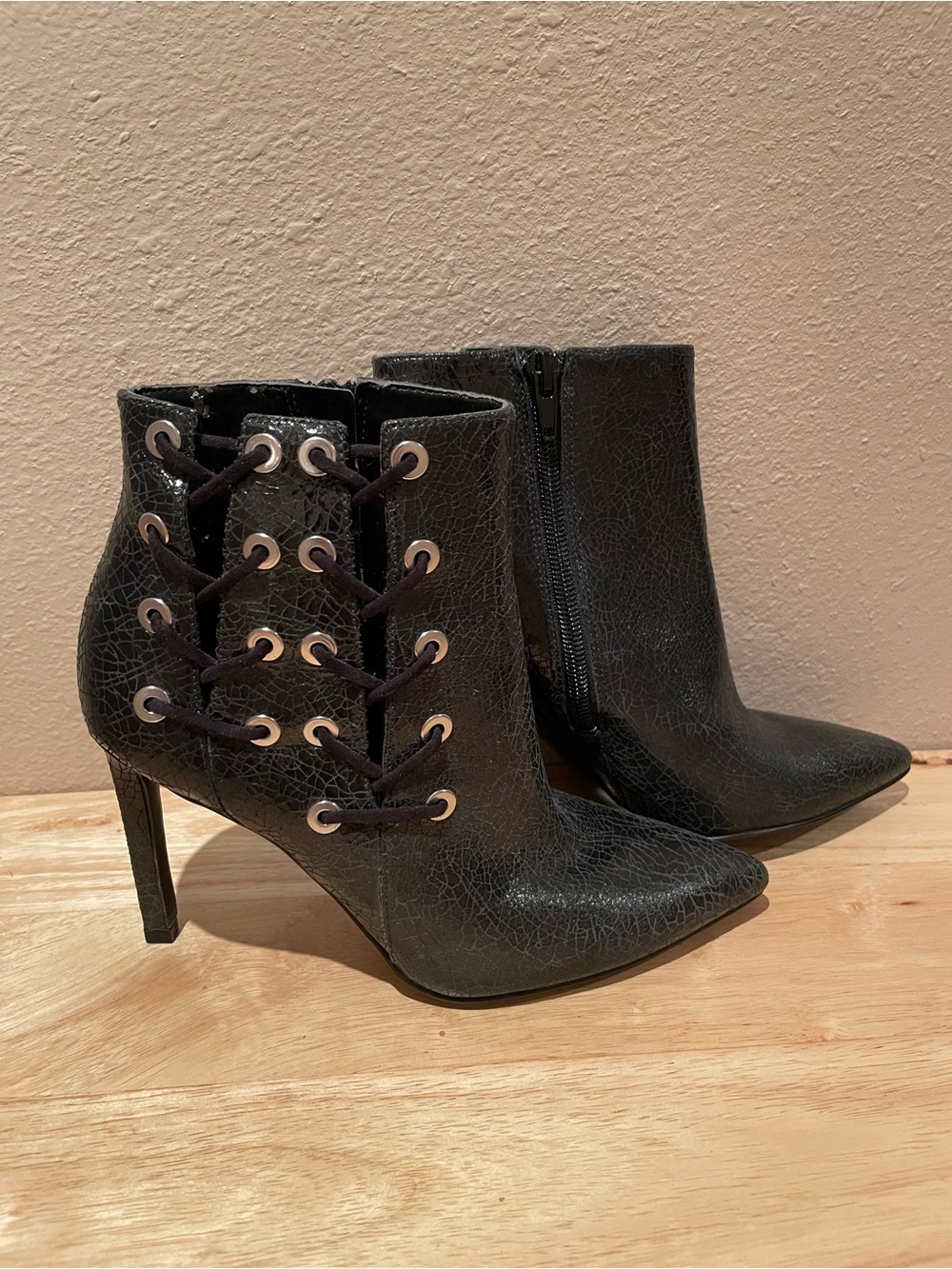 Nine West Black Pointed-Toe Ankle Boots - Size 5